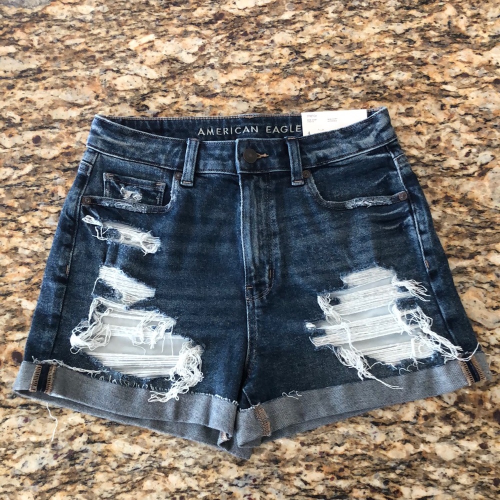 NWT American Eagle - Mom Short - size 4, 27 waist, super high rise, stretch